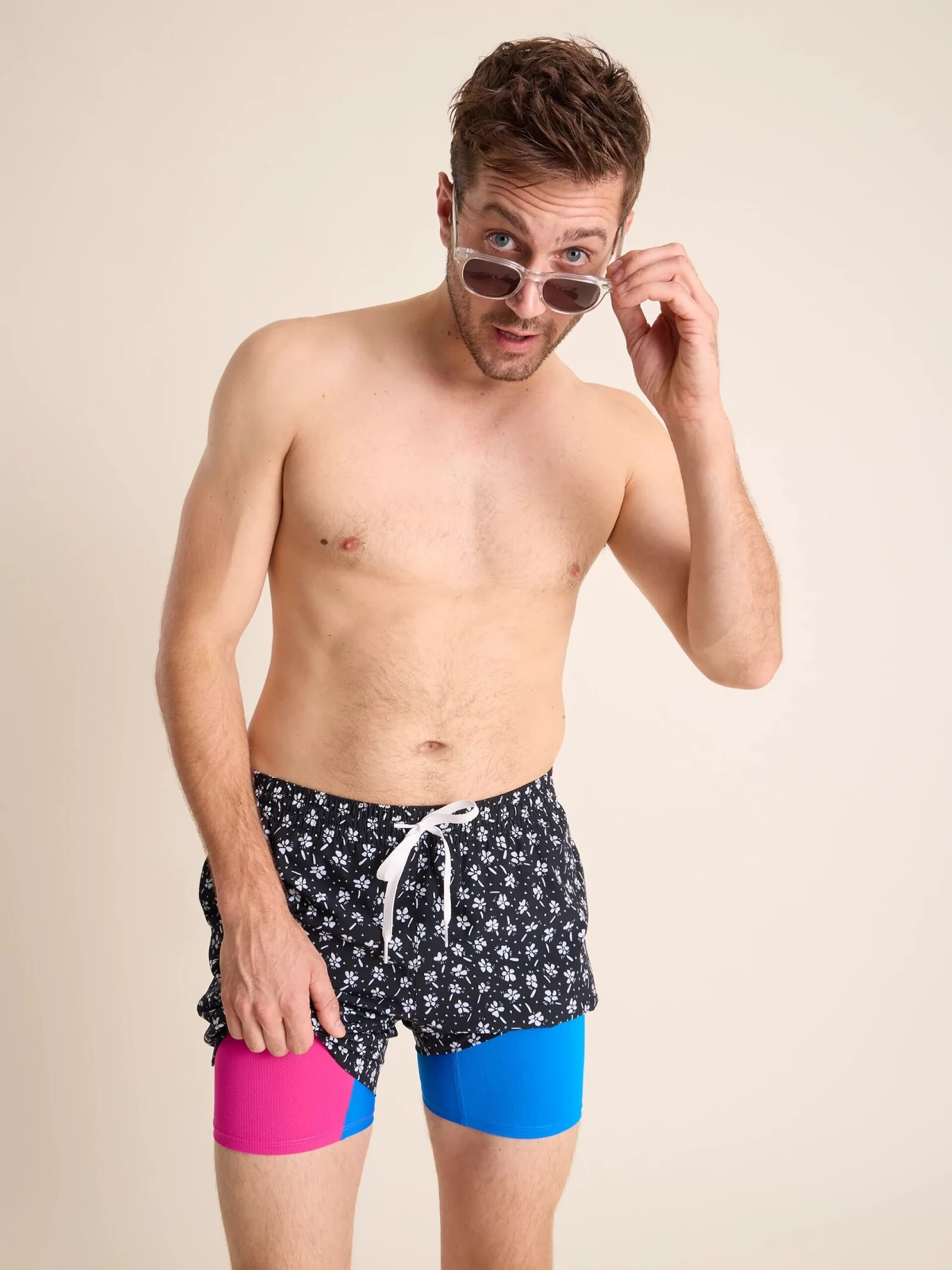 The Daisy Dives 7" (Classic Lined Swim Trunk) 1 The Daisy Dives 7" (Classic Lined Swim Trunk)